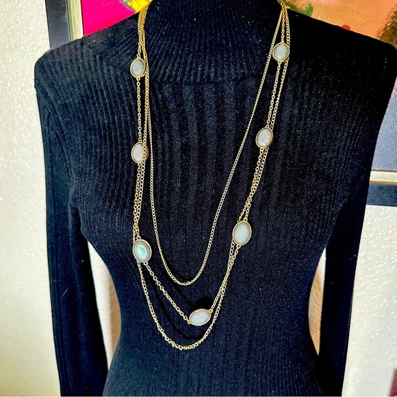 New York and Co Long Necklace Green Station Stones Multi Strand Gold Tone 35” - Picture 3 of 8